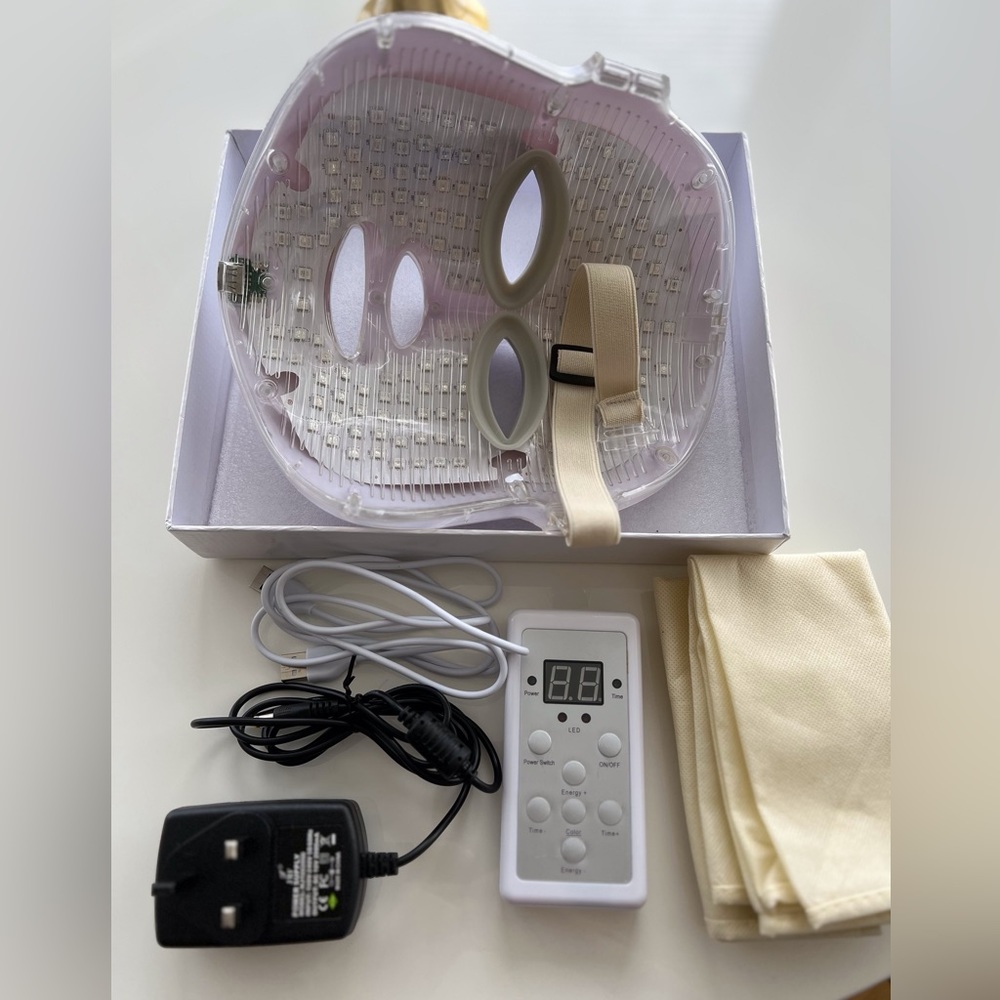 LED MASK - Picture 3 of 3